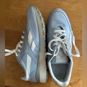 Reebok Light Blue Leather Sneakers with White Laces in Women’s size 9